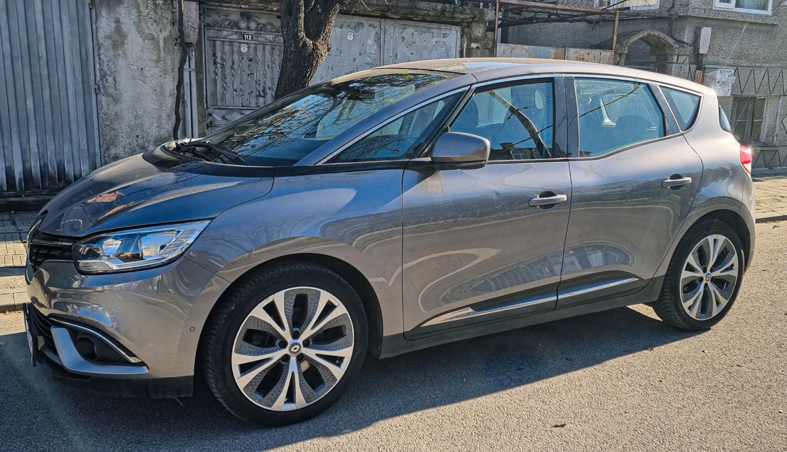Renault Scenic 1.5dci Energy intens, снимка 1