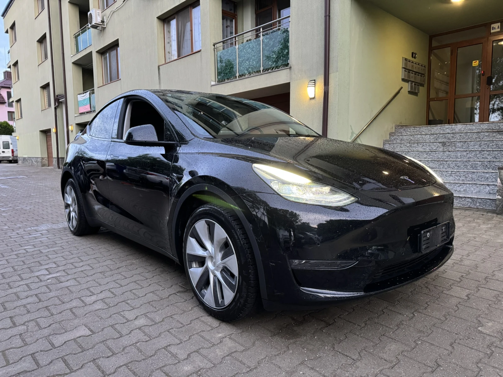 Tesla Model Y DUAL MOTOR LONG RANGE 2022 - изображение 5