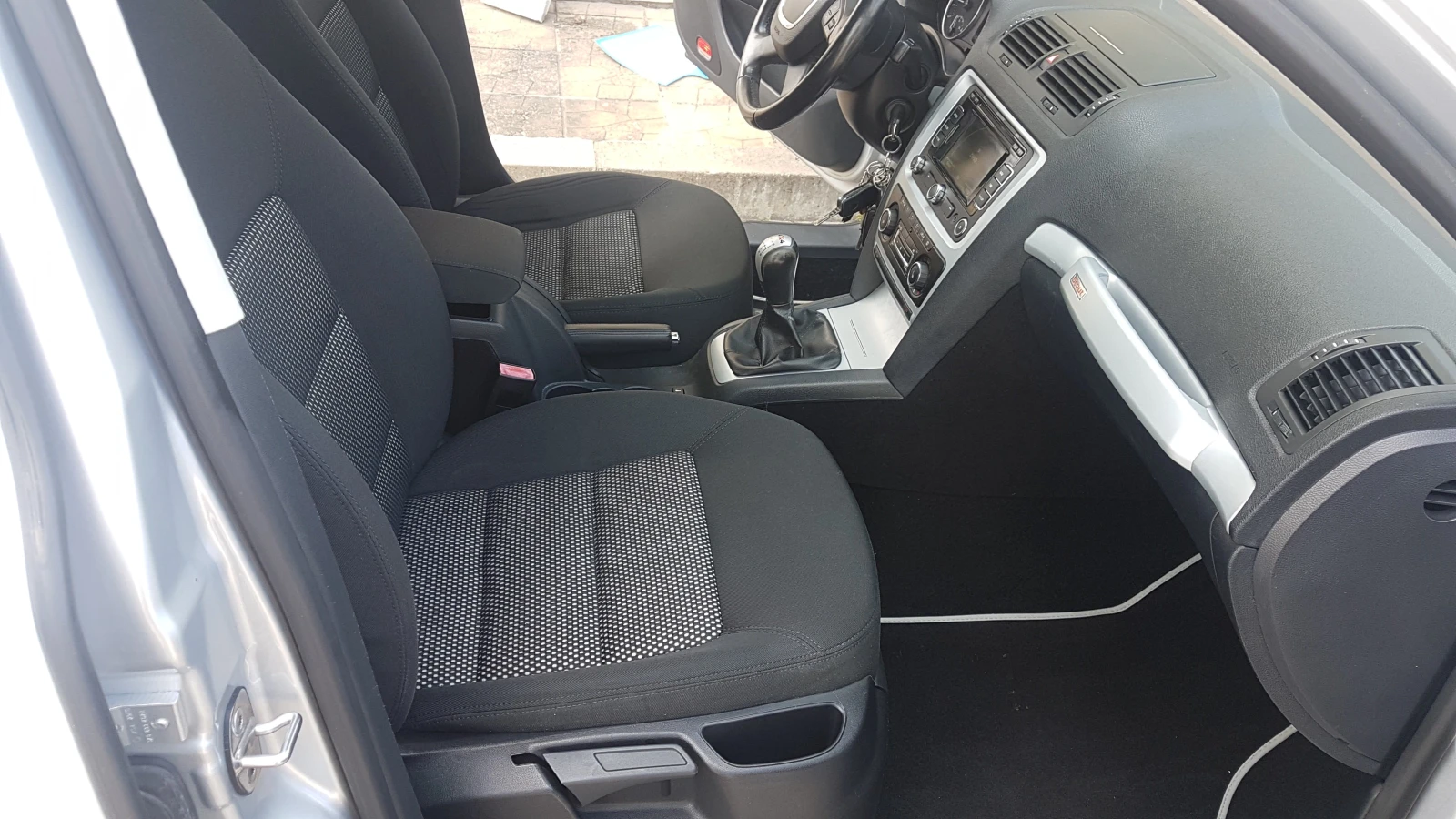 Skoda Octavia SCOUT 2 .0 TDI 4×4, снимка 14 - Автомобили и джипове - 52801939