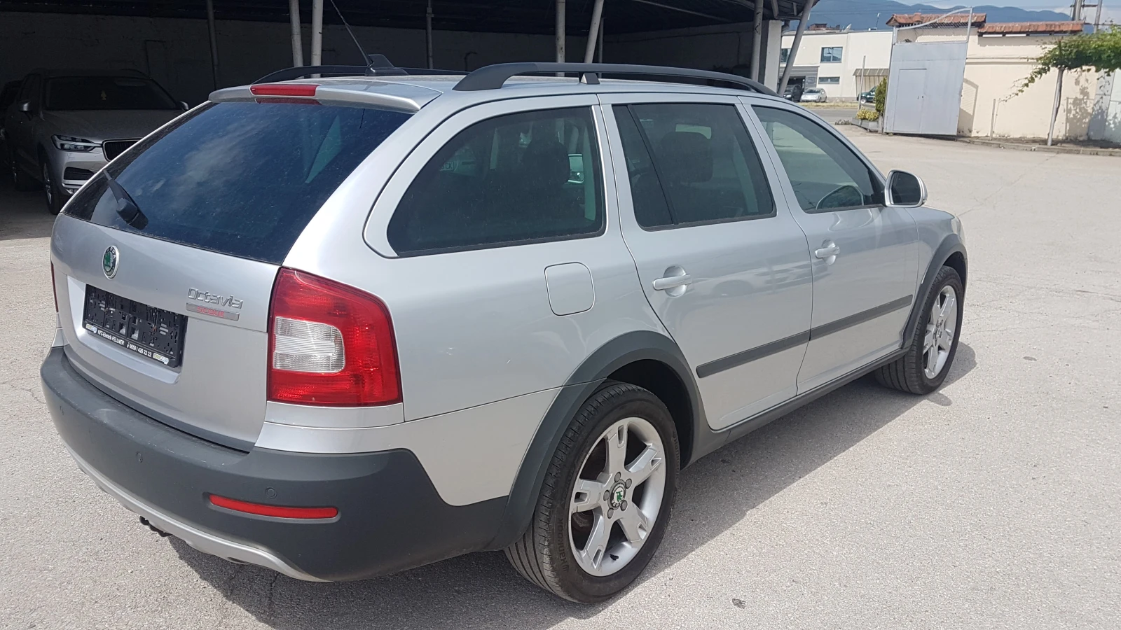 Skoda Octavia SCOUT 2 .0 TDI 4×4, снимка 6 - Автомобили и джипове - 52801939