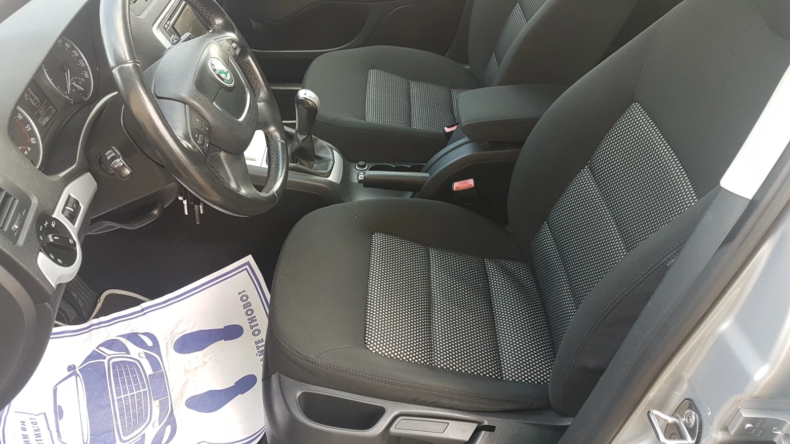 Skoda Octavia SCOUT 2 .0 TDI 4×4, снимка 11 - Автомобили и джипове - 52801939