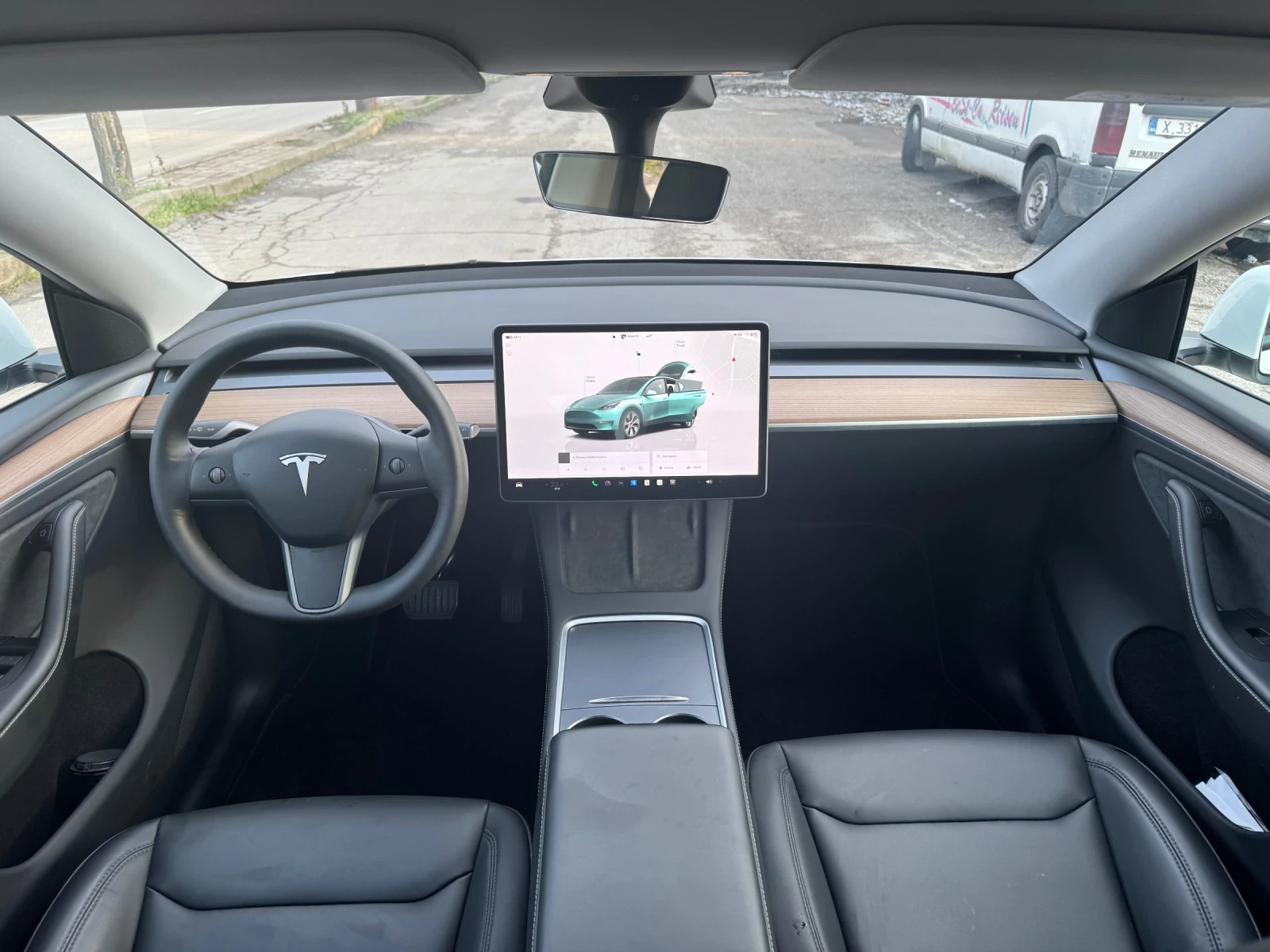 Tesla Model Y Long Range 4x4 - изображение 8