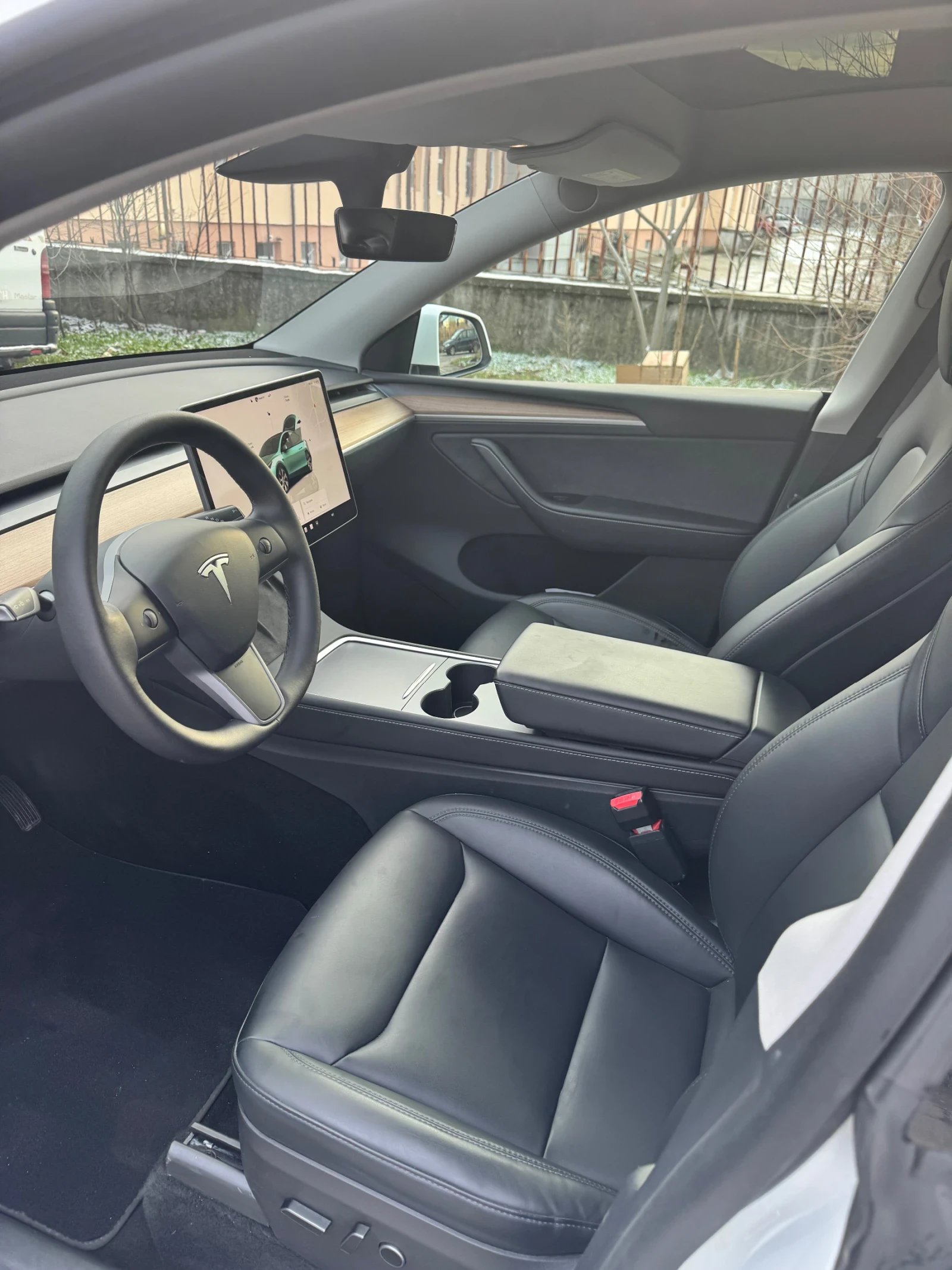 Tesla Model Y Long Range 4x4 - изображение 10