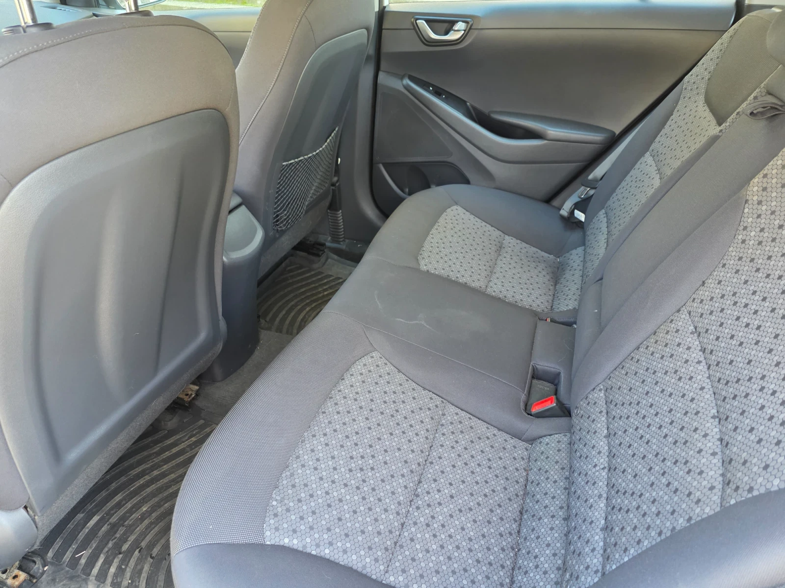 Hyundai Ioniq, снимка 10 - Автомобили и джипове - 54098496