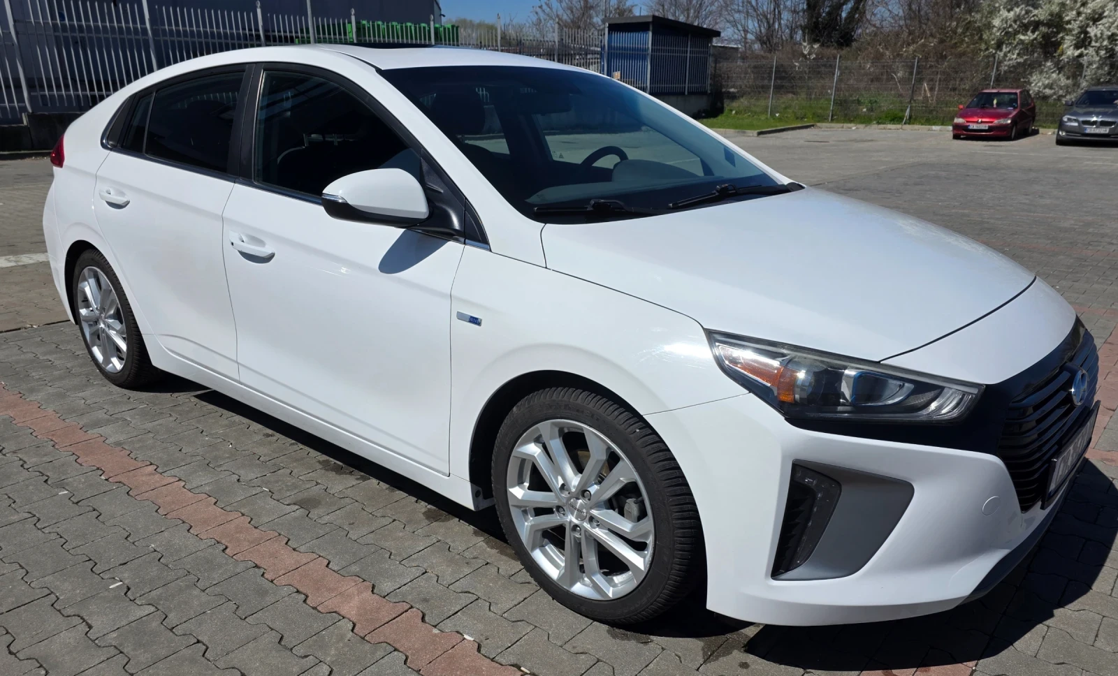 Hyundai Ioniq, снимка 2 - Автомобили и джипове - 54098496