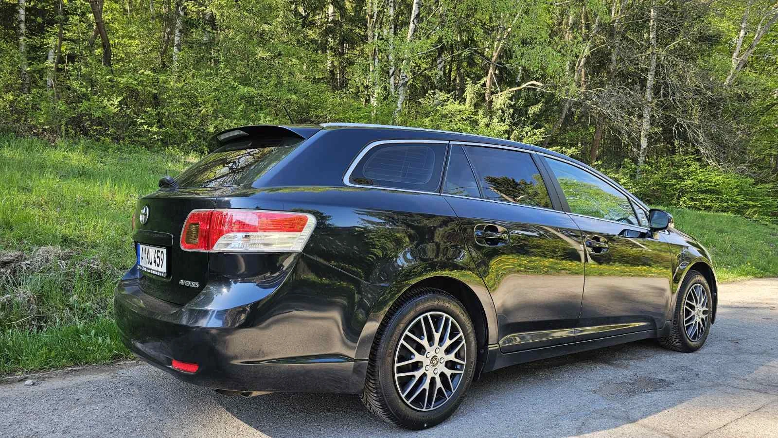 Toyota Avensis 1.8, снимка 8 - Автомобили и джипове - 54438664