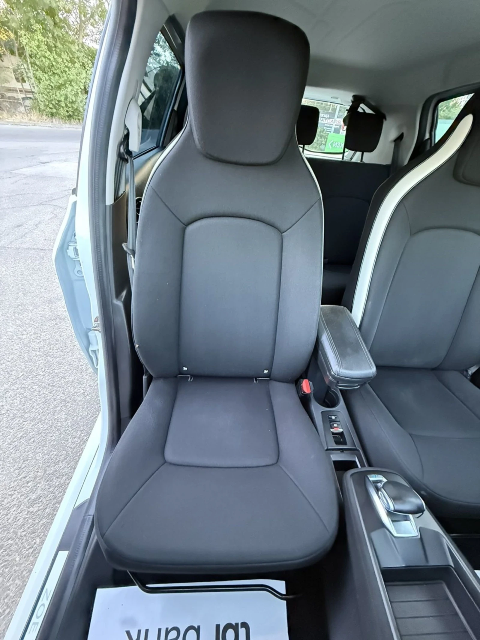 Renault Zoe 52kWh 81000км ТОП, снимка 15 - Автомобили и джипове - 55270549
