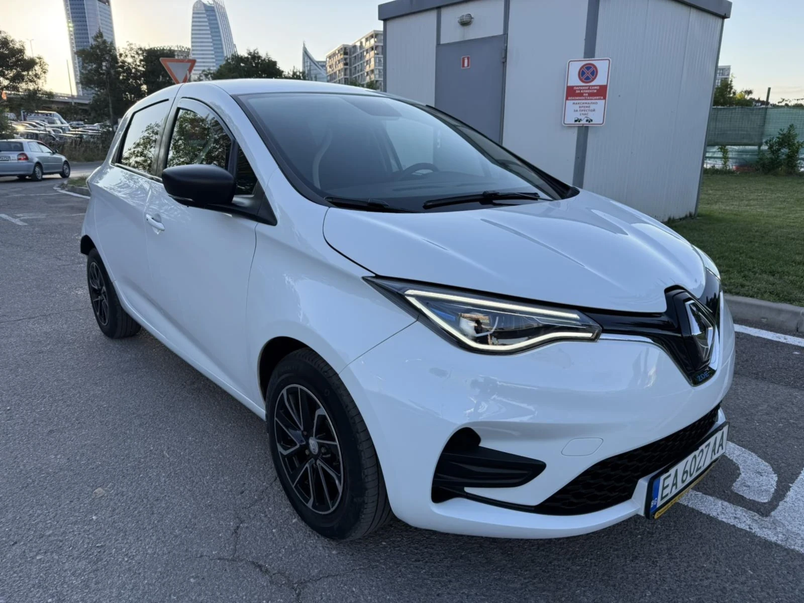 Renault Zoe 52kWh 81000км ТОП, снимка 3 - Автомобили и джипове - 55270549