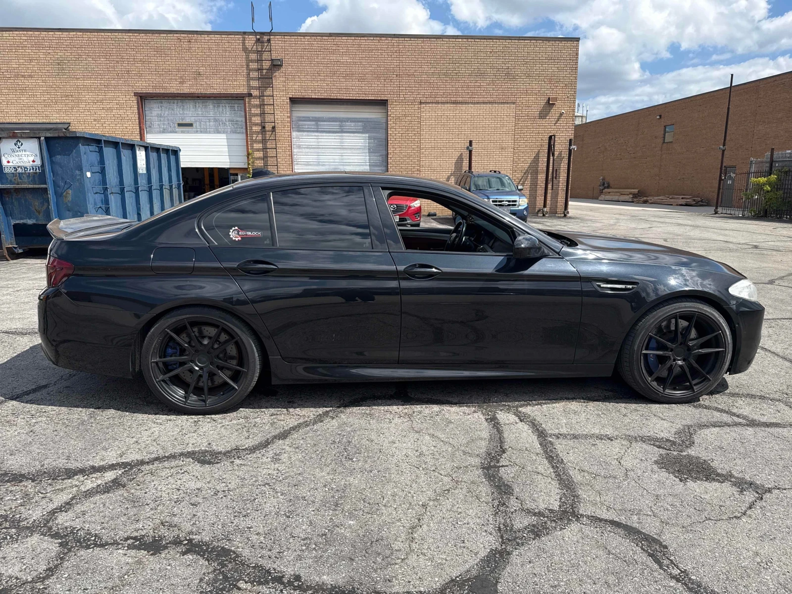 BMW M5 * 4dr Sdn * CARFAX * ОПЦИЯ ЗА ФИНАНСИРАНЕ, снимка 3 - Автомобили и джипове - 55839710