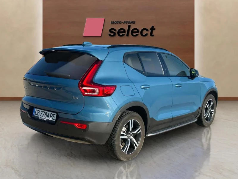 Volvo XC40 2.0 B4, снимка 7 - Автомобили и джипове - 48722525