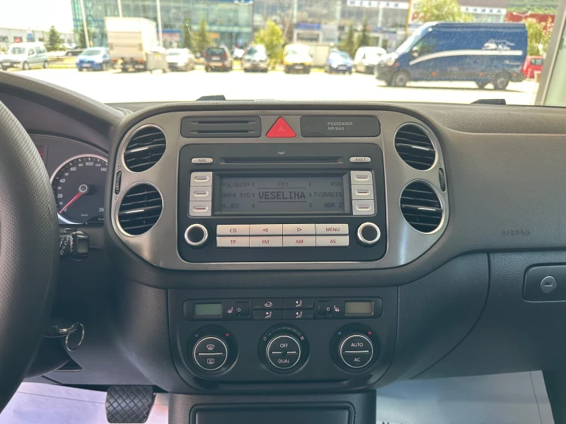 VW Tiguan 2.0TDI DSG 4MOTION, снимка 9 - Автомобили и джипове - 50981106