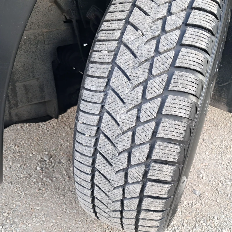 Nissan Qashqai 1.5DCI, снимка 13 - Автомобили и джипове - 52819168