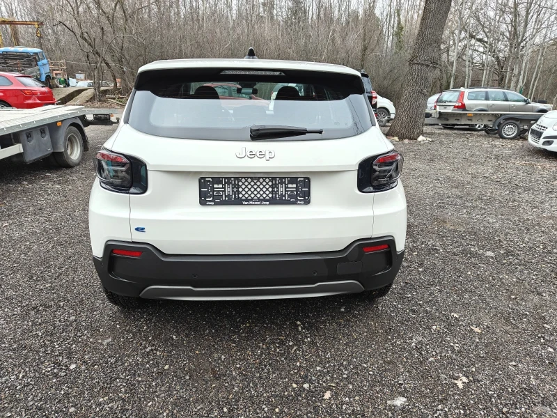 Jeep Avenger 56 KWH, снимка 3 - Автомобили и джипове - 53301721