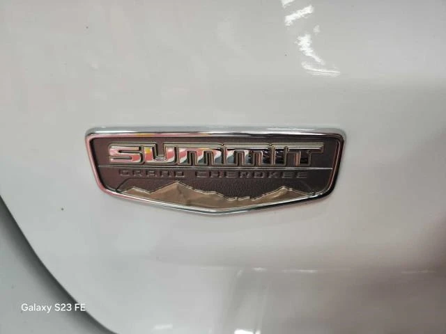 Jeep Grand cherokee summit* harman* pano* обдух* дистроник* м.точка, снимка 10 - Автомобили и джипове - 48485561