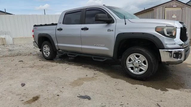 Toyota Tundra 5.7l Crewmax Sr5, снимка 13 - Автомобили и джипове - 54883875