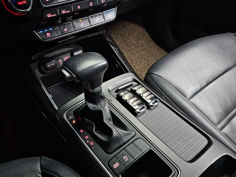 Kia Sorento Diesel 2.2 2Wd One Edition, снимка 9 - Автомобили и джипове - 55640134