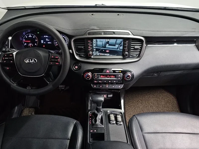 Kia Sorento Diesel 2.2 2Wd One Edition, снимка 7 - Автомобили и джипове - 55640134