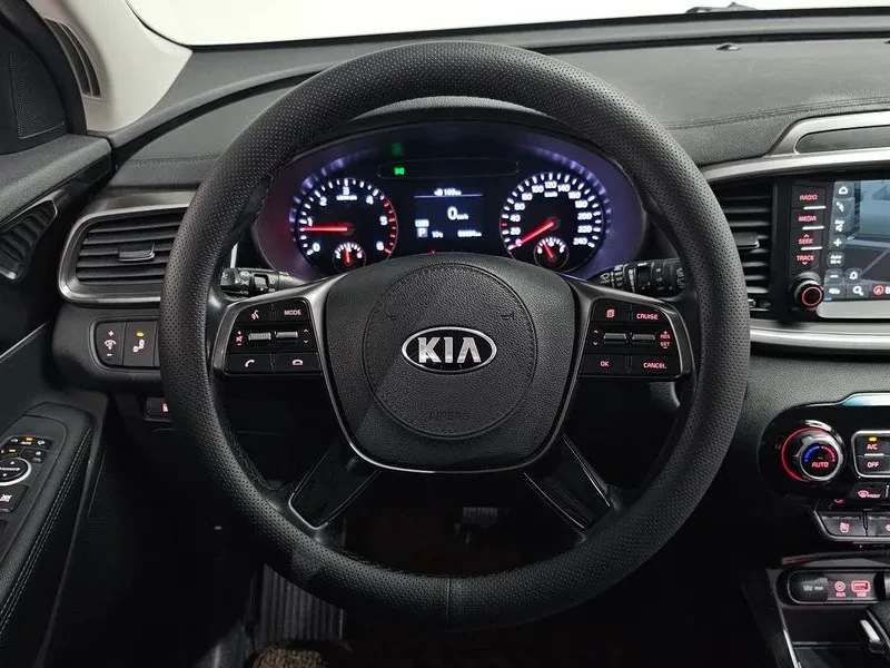 Kia Sorento Diesel 2.2 2Wd One Edition, снимка 13 - Автомобили и джипове - 55640134