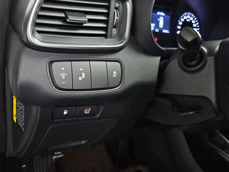 Kia Sorento Diesel 2.2 2Wd One Edition, снимка 17 - Автомобили и джипове - 55640134