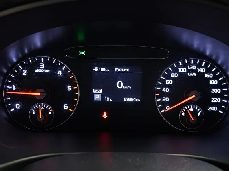 Kia Sorento Diesel 2.2 2Wd One Edition, снимка 8 - Автомобили и джипове - 55640134