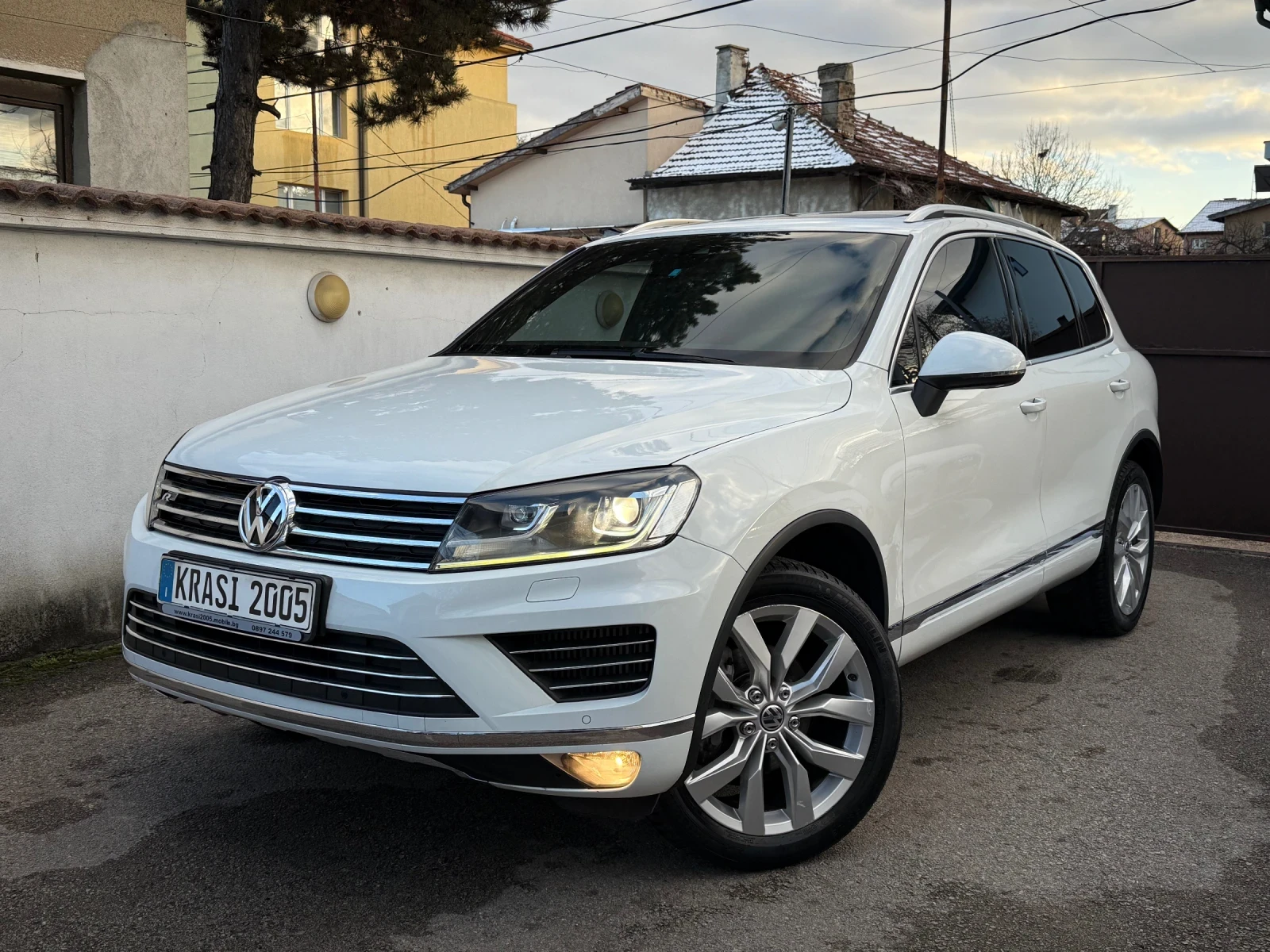 VW Touareg 3.0TDI FACELIFT R-LINE PANORAMA NAVI XENON, снимка 1