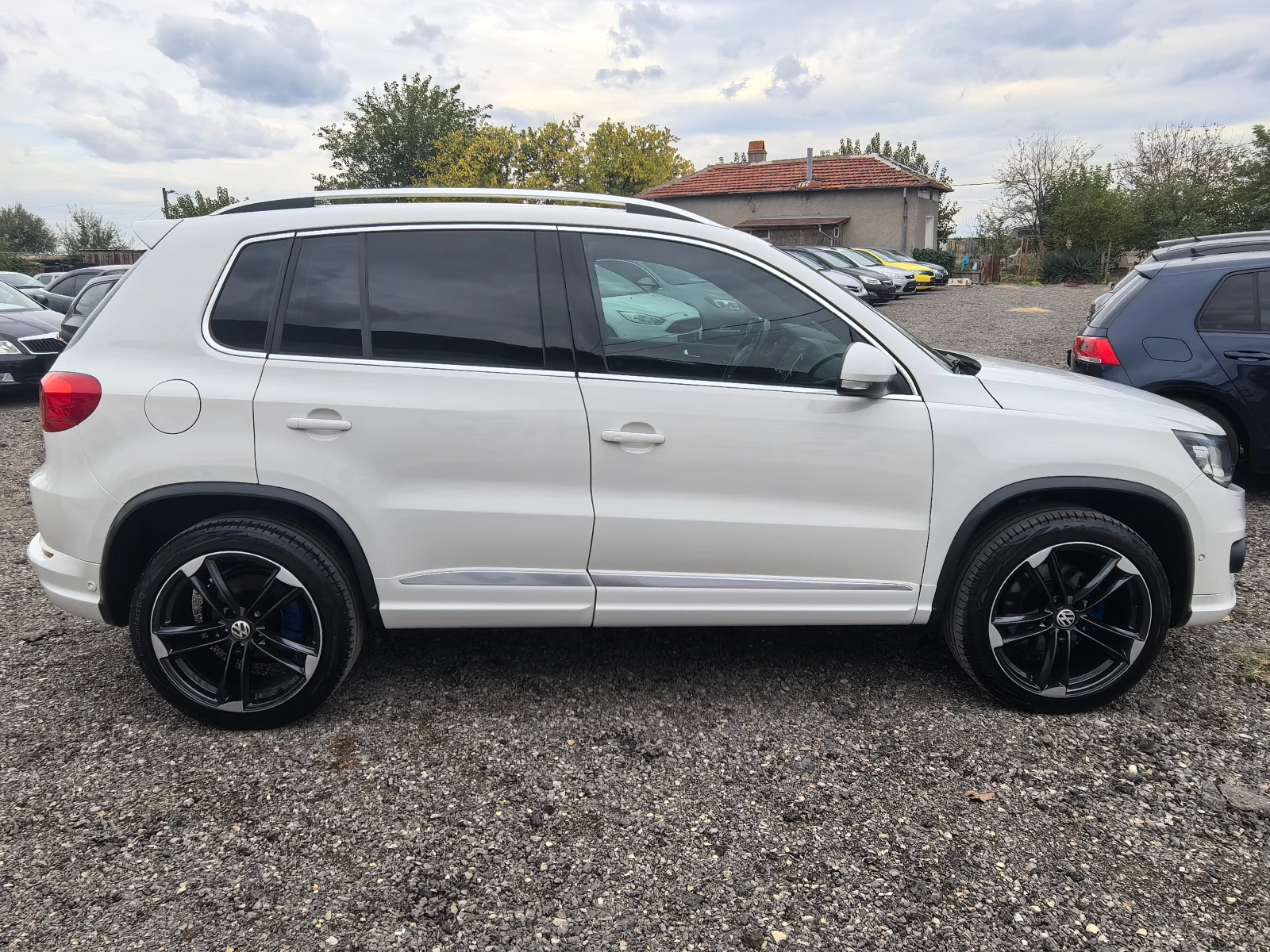 VW Tiguan 2.0TDI R-LINE - изображение 6
