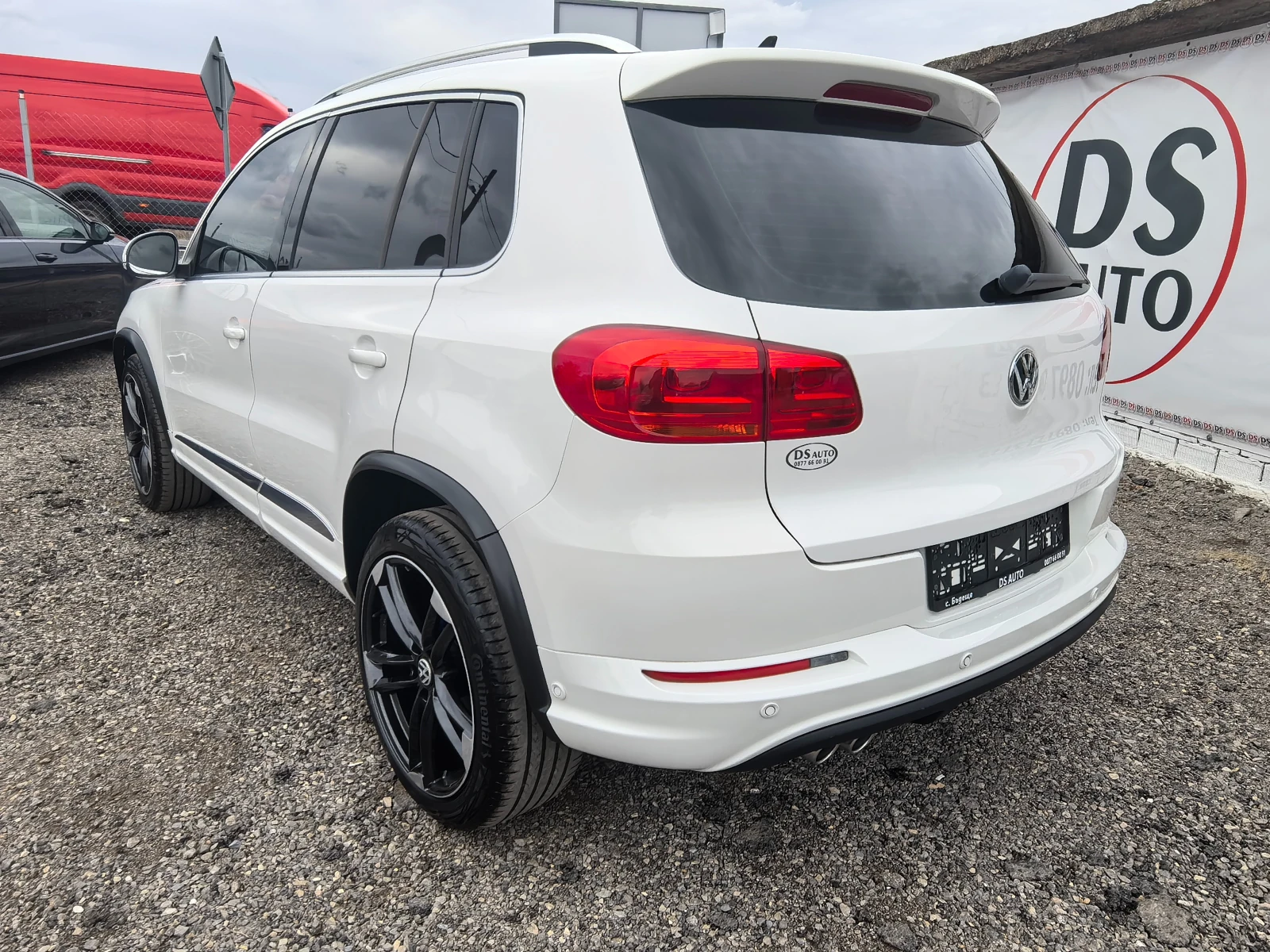 VW Tiguan 2.0TDI R-LINE - изображение 3