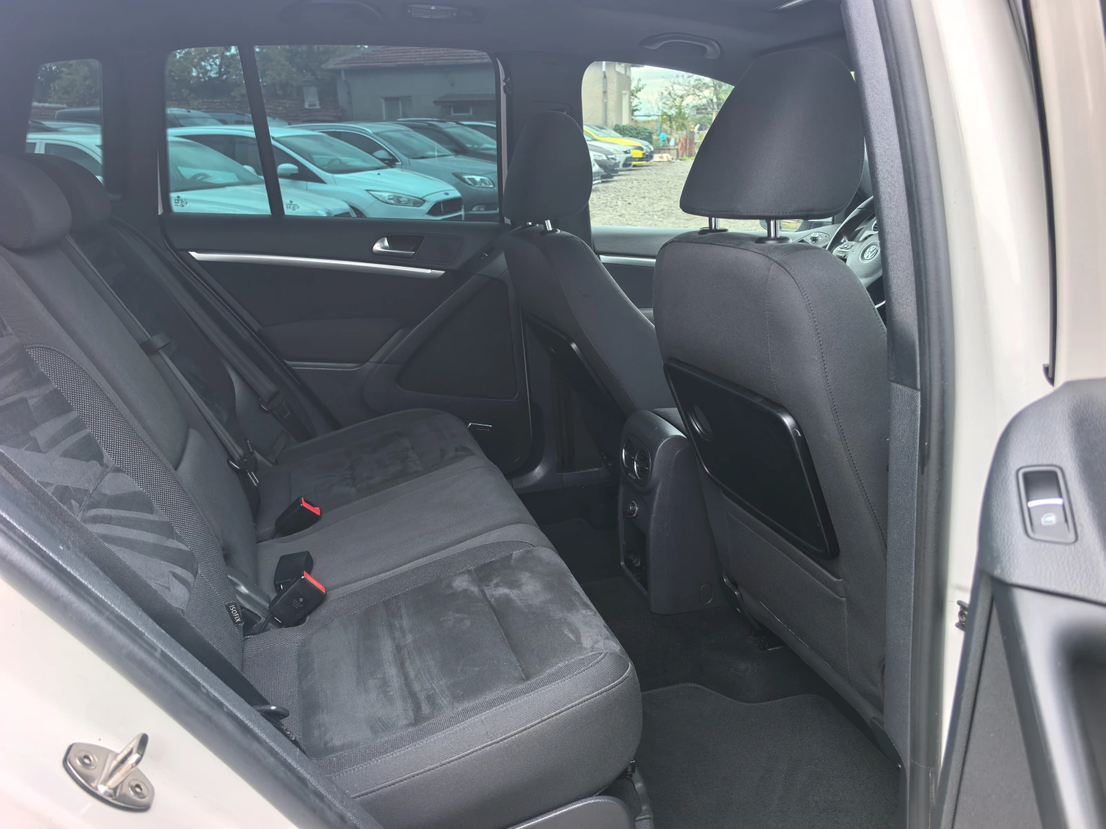 VW Tiguan 2.0TDI R-LINE | Mobile.bg — изображение 12