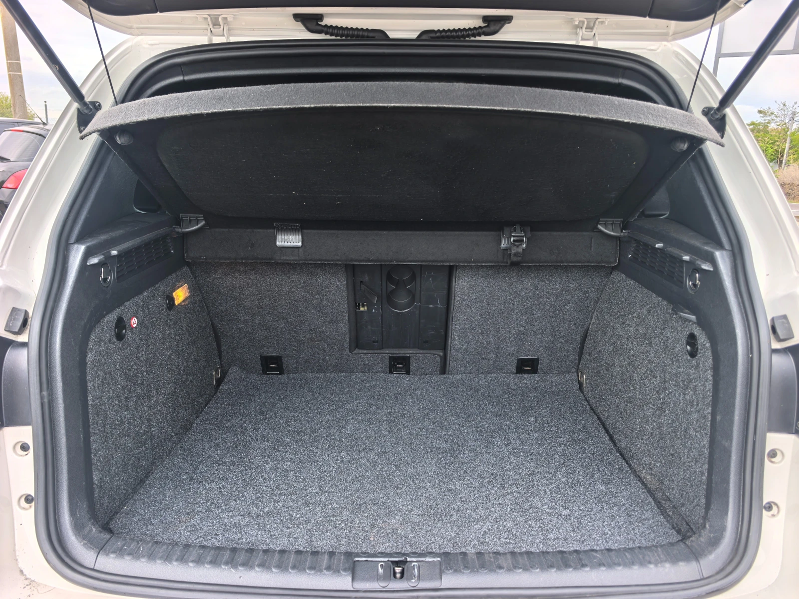 VW Tiguan 2.0TDI R-LINE | Mobile.bg — изображение 11