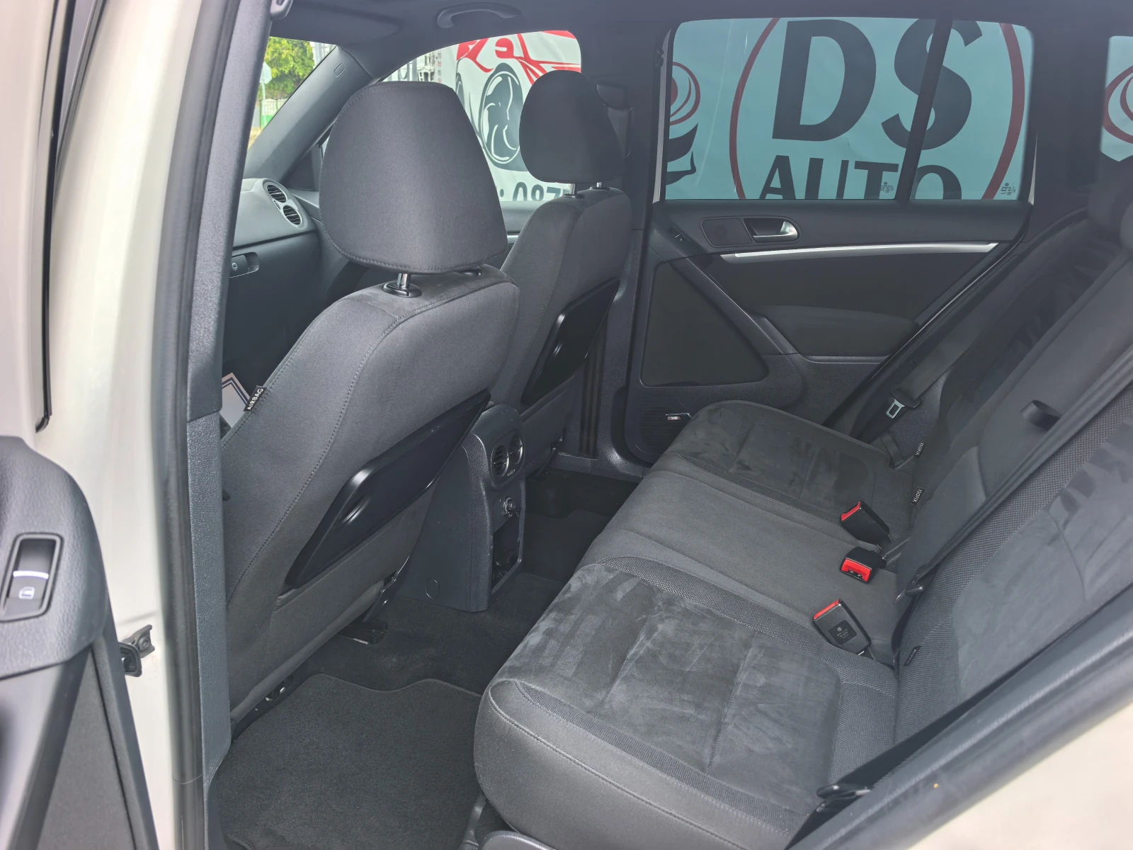 VW Tiguan 2.0TDI R-LINE - изображение 10