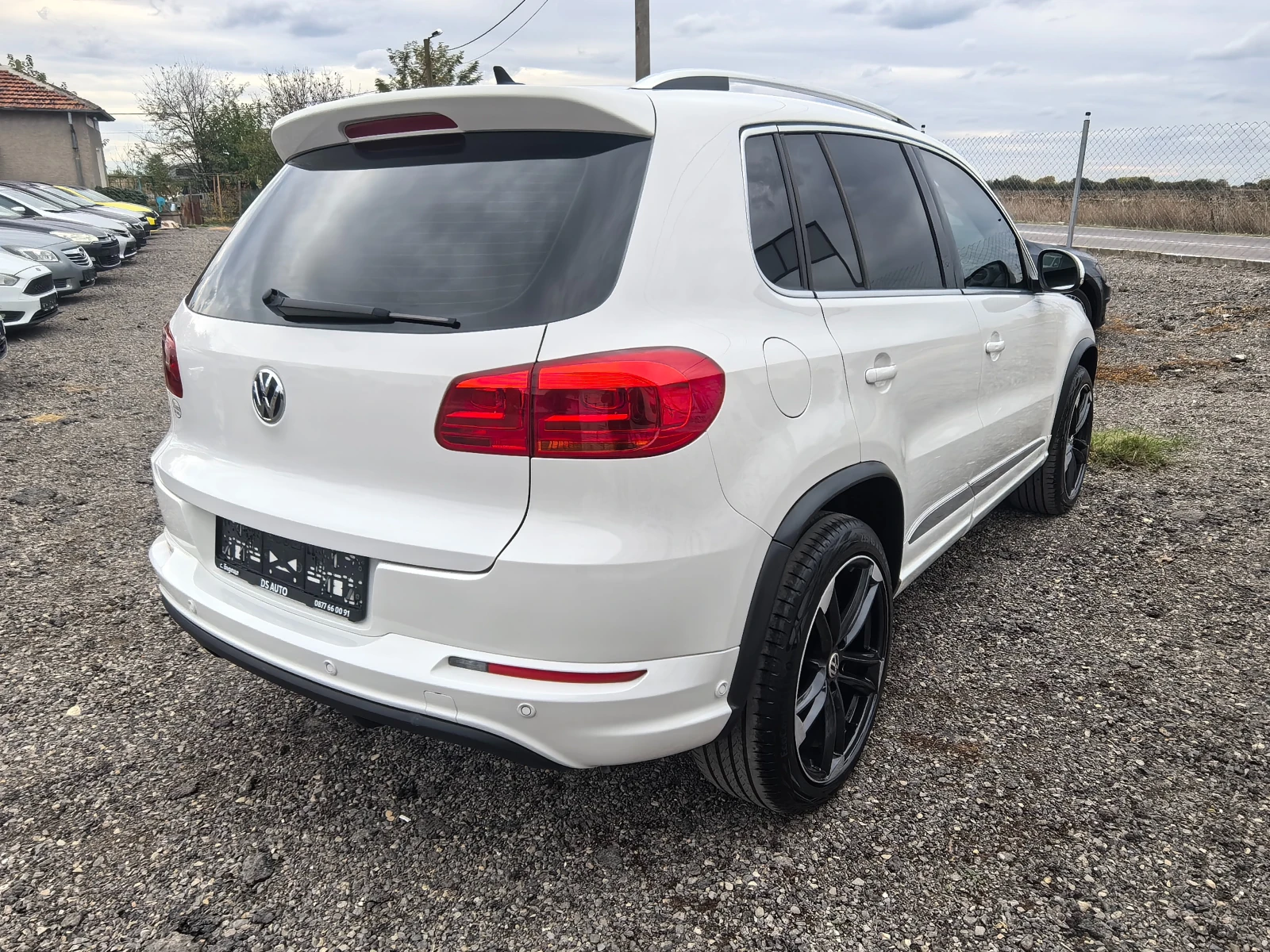 VW Tiguan 2.0TDI R-LINE - изображение 5
