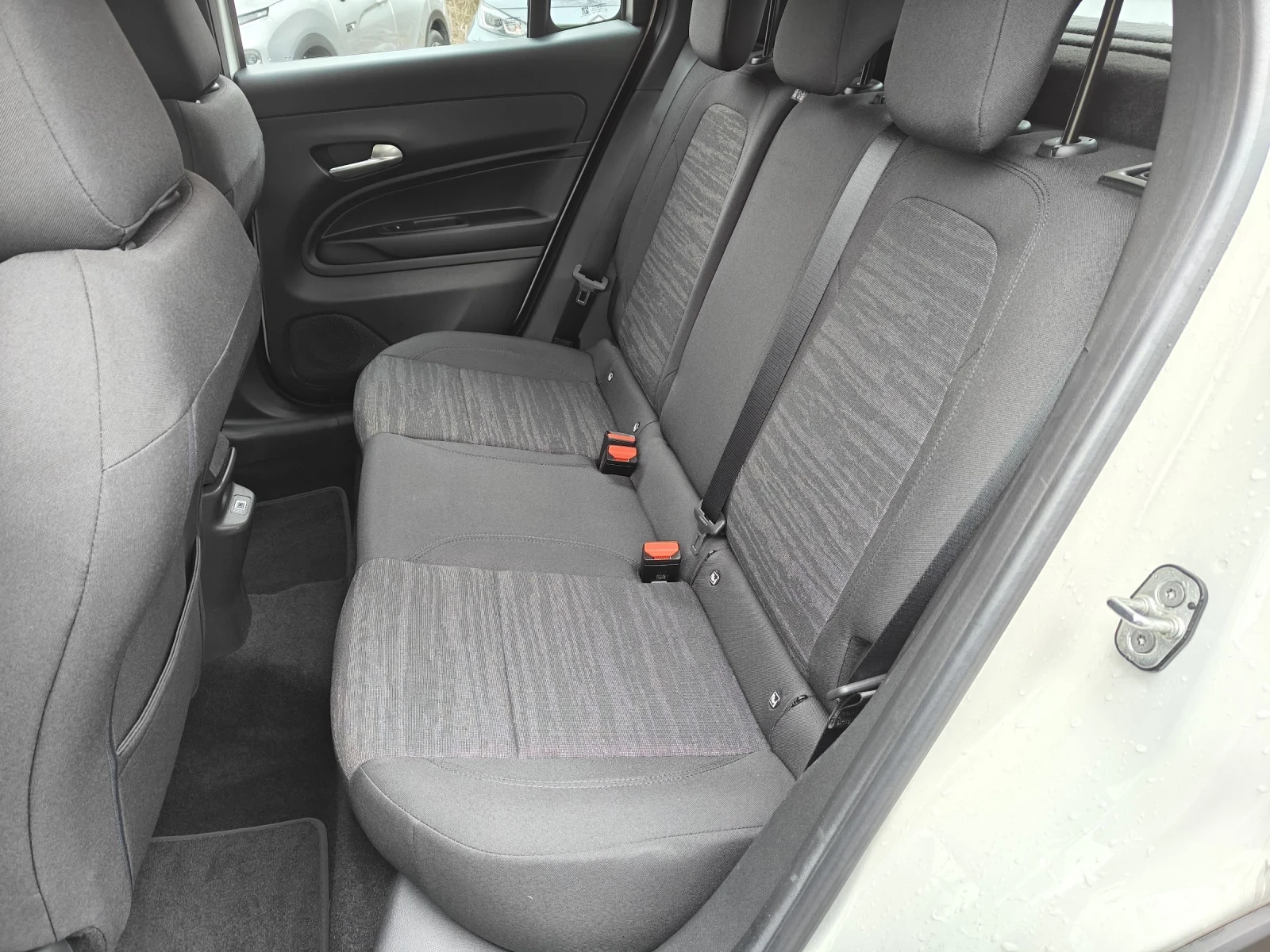 Jeep Avenger 56 KWH | Mobile.bg � ����������� 11