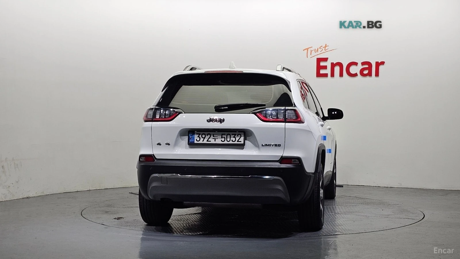 Jeep Cherokee 2.4* LIMITED* КОЖА* ПОДГРЕВ* ОБДУХВАНЕ* ПАНОРАМА* , снимка 4 - Автомобили и джипове - 55298935
