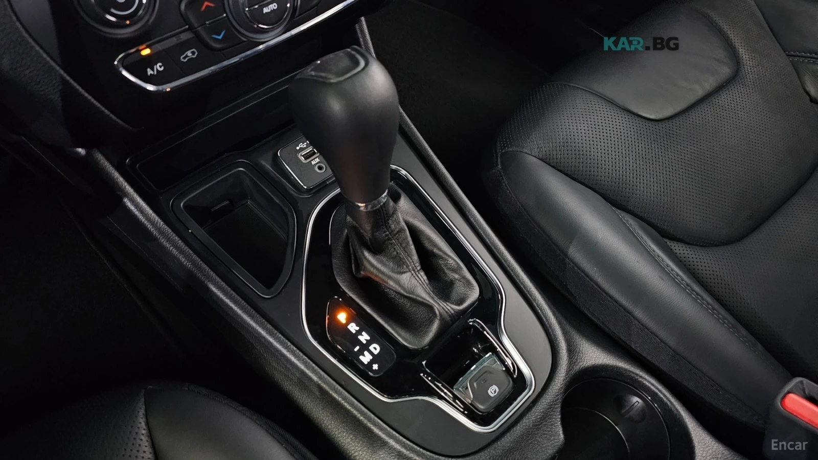 Jeep Cherokee 2.4* LIMITED* КОЖА* ПОДГРЕВ* ОБДУХВАНЕ* ПАНОРАМА* , снимка 8 - Автомобили и джипове - 55298935