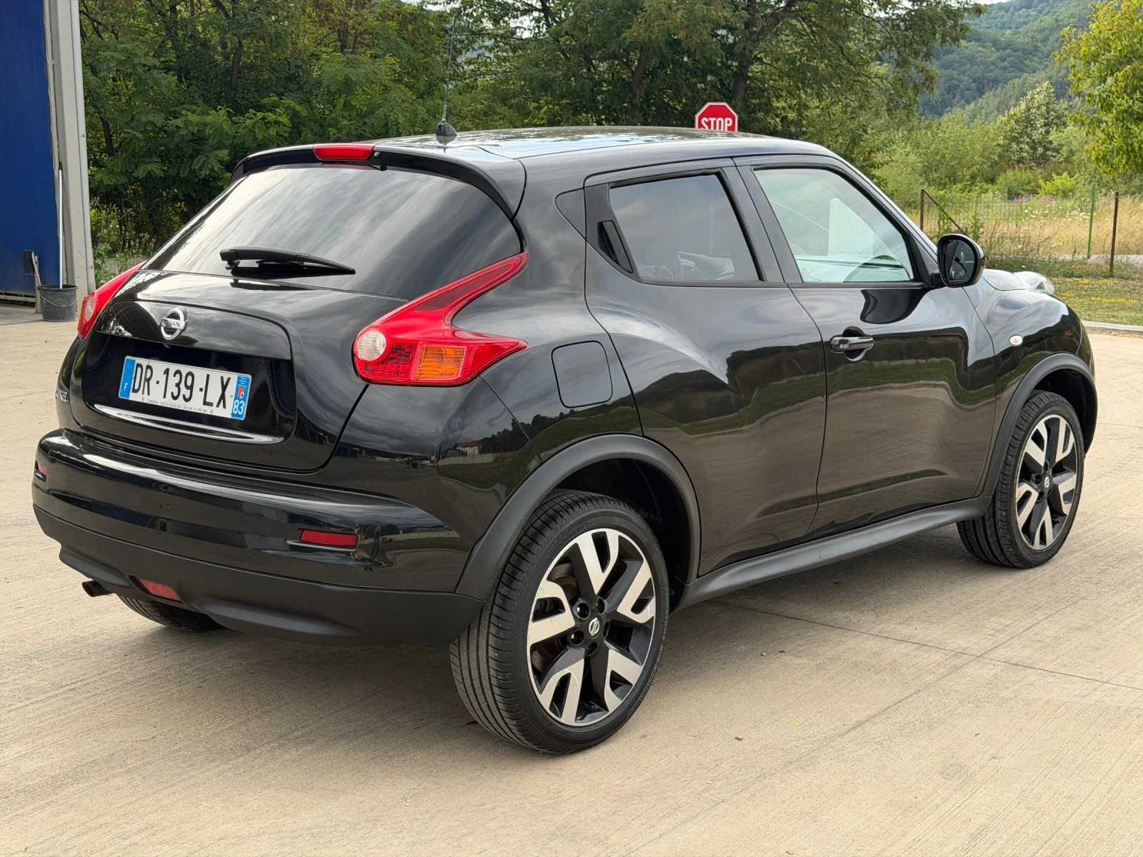 Nissan Juke 1.6i* АВТОМАТИК, снимка 4 - Автомобили и джипове - 55411326