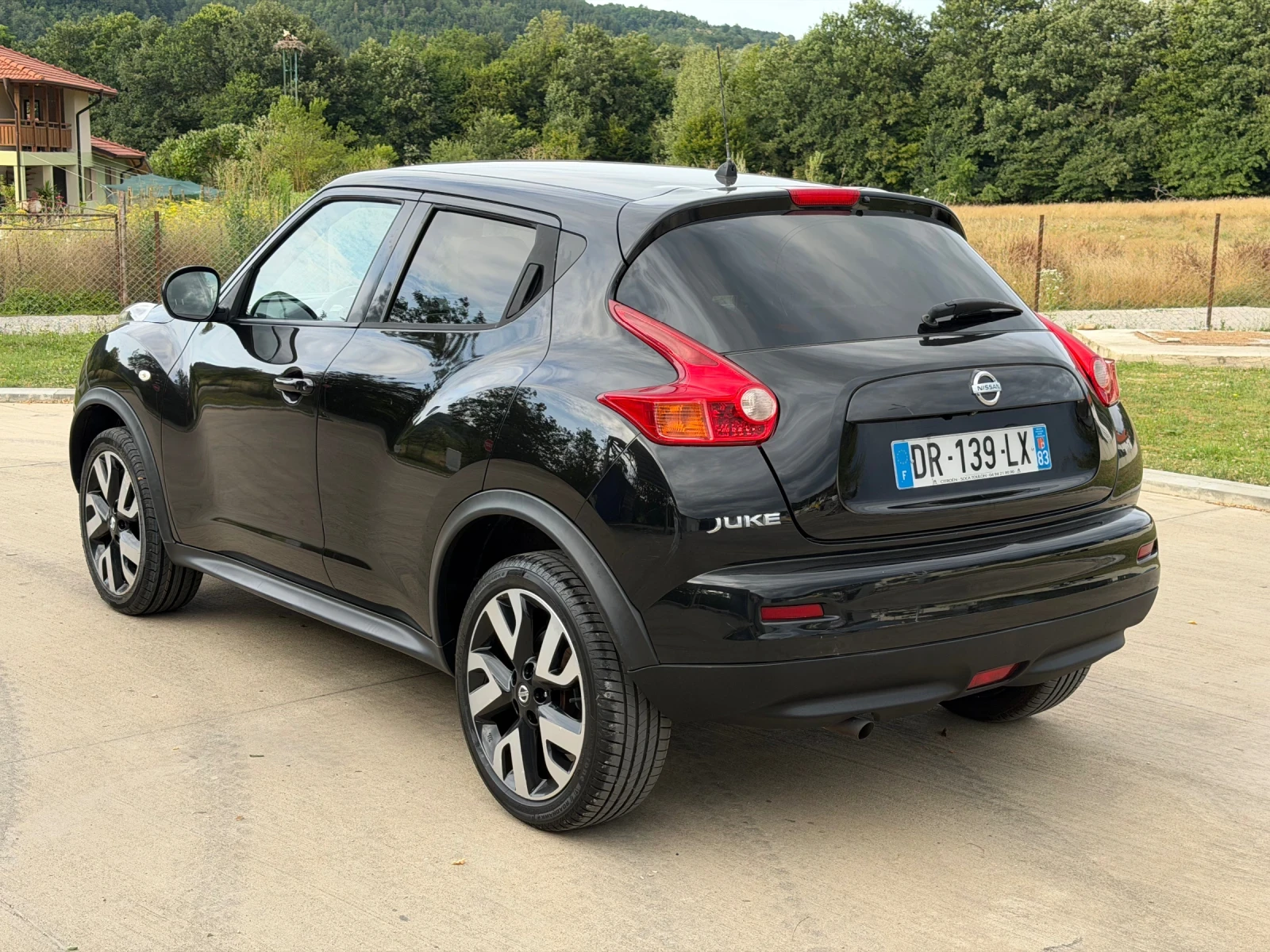 Nissan Juke 1.6i* АВТОМАТИК, снимка 6 - Автомобили и джипове - 55411326