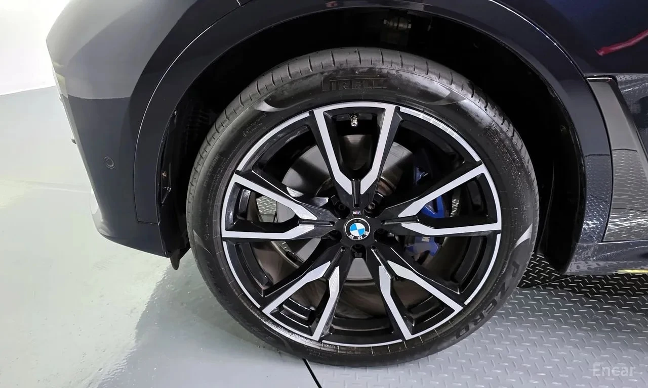 BMW X7 30d M Sport First Edition/ДИСТР/360/ХЕДЪП/ЛАЗЕРИ/, снимка 5 - Автомобили и джипове - 55833069