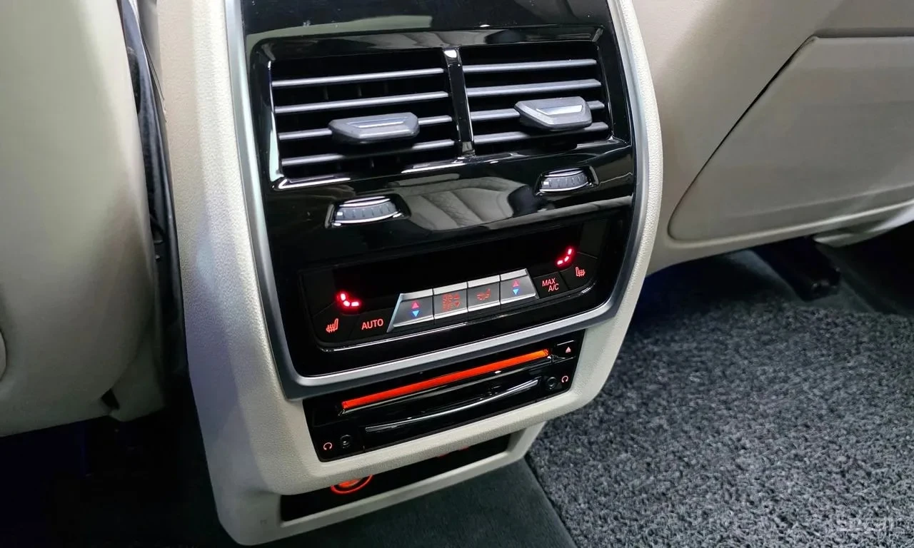 BMW X7 30d M Sport First Edition/ДИСТР/360/ХЕДЪП/ЛАЗЕРИ/, снимка 17 - Автомобили и джипове - 55833069