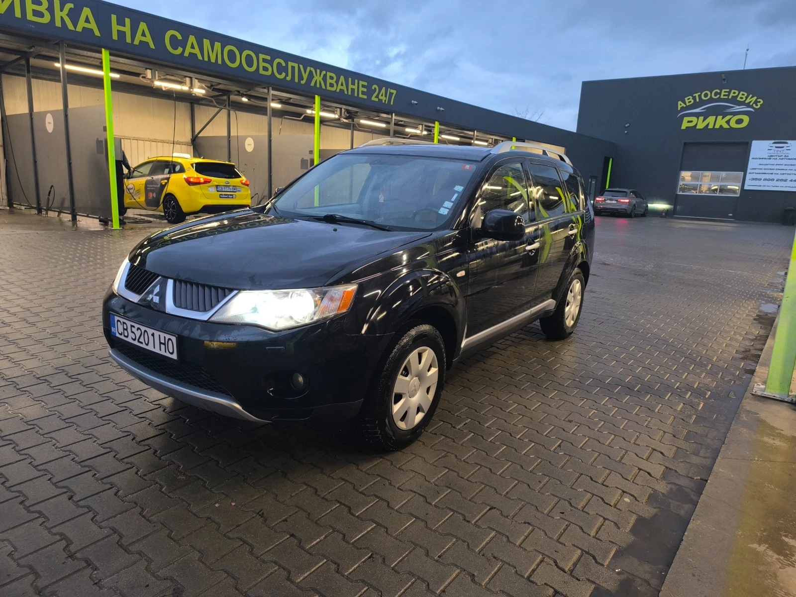 Mitsubishi Outlander