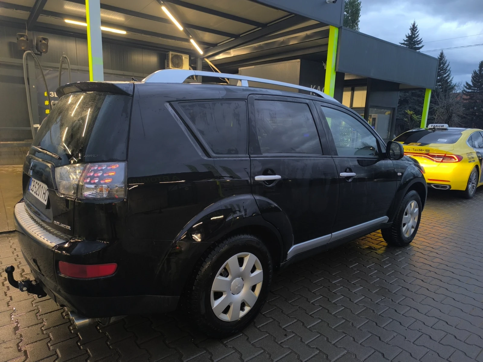 Mitsubishi Outlander, снимка 3 - Автомобили и джипове - 55885978