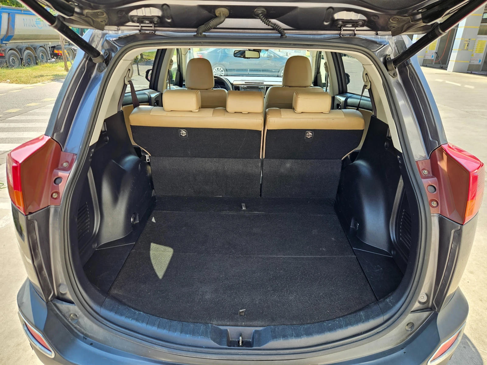 Toyota Rav4 2.0D D-4D Style 4x4 Кожен салон, снимка 12 - Автомобили и джипове - 55940981