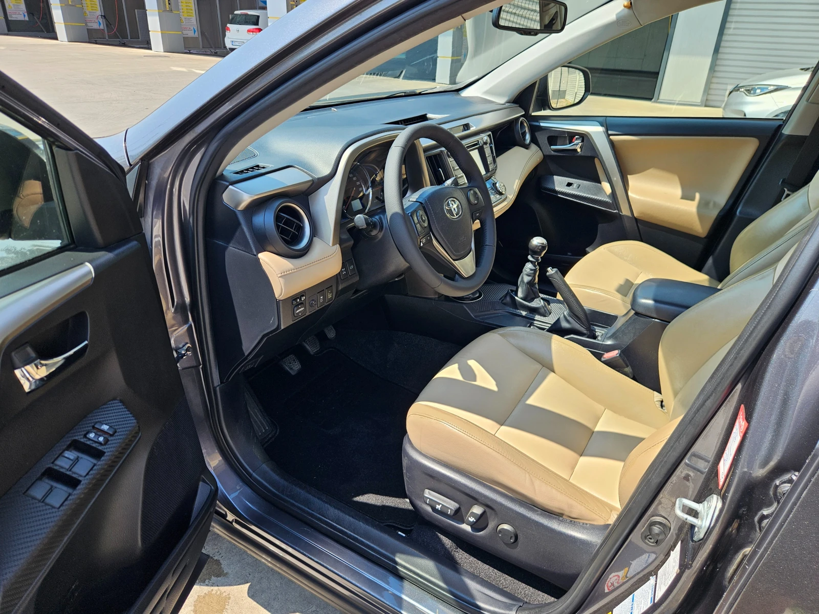 Toyota Rav4 2.0D D-4D Style 4x4 Кожен салон, снимка 10 - Автомобили и джипове - 55940981