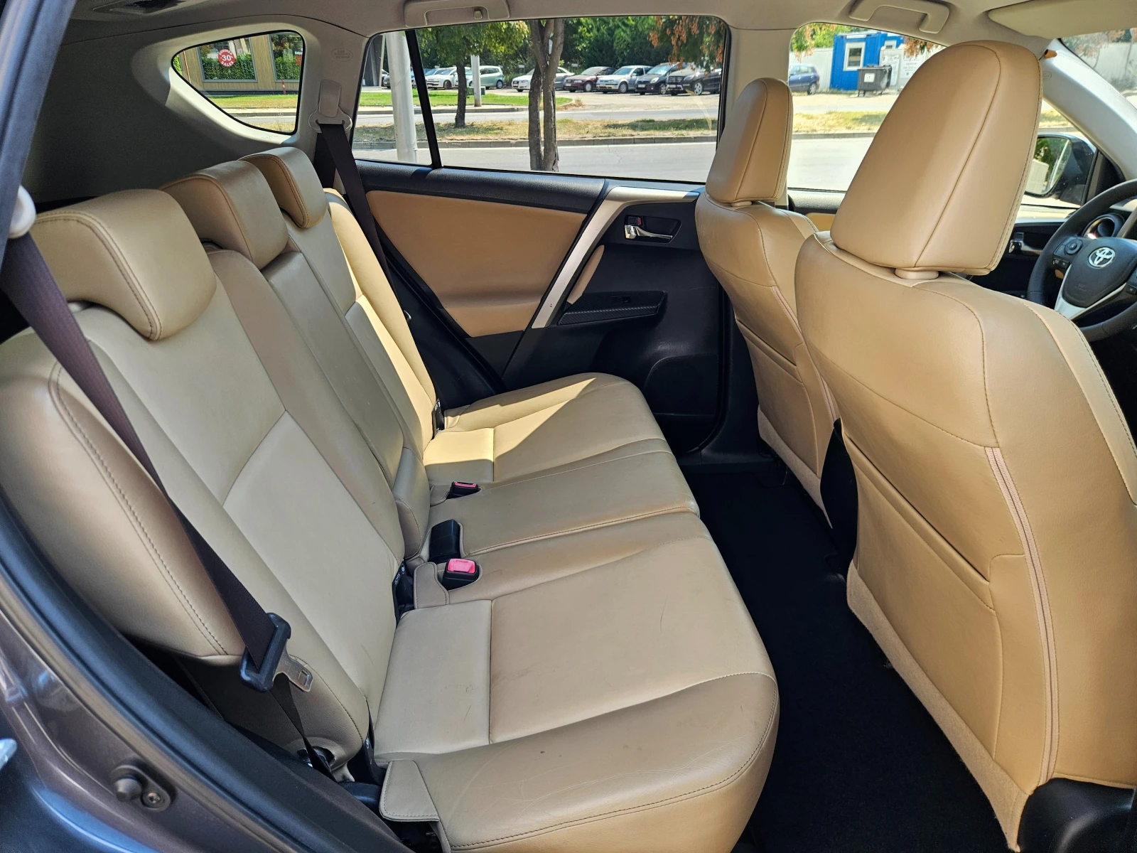 Toyota Rav4 2.0D D-4D Style 4x4 Кожен салон, снимка 13 - Автомобили и джипове - 55940981