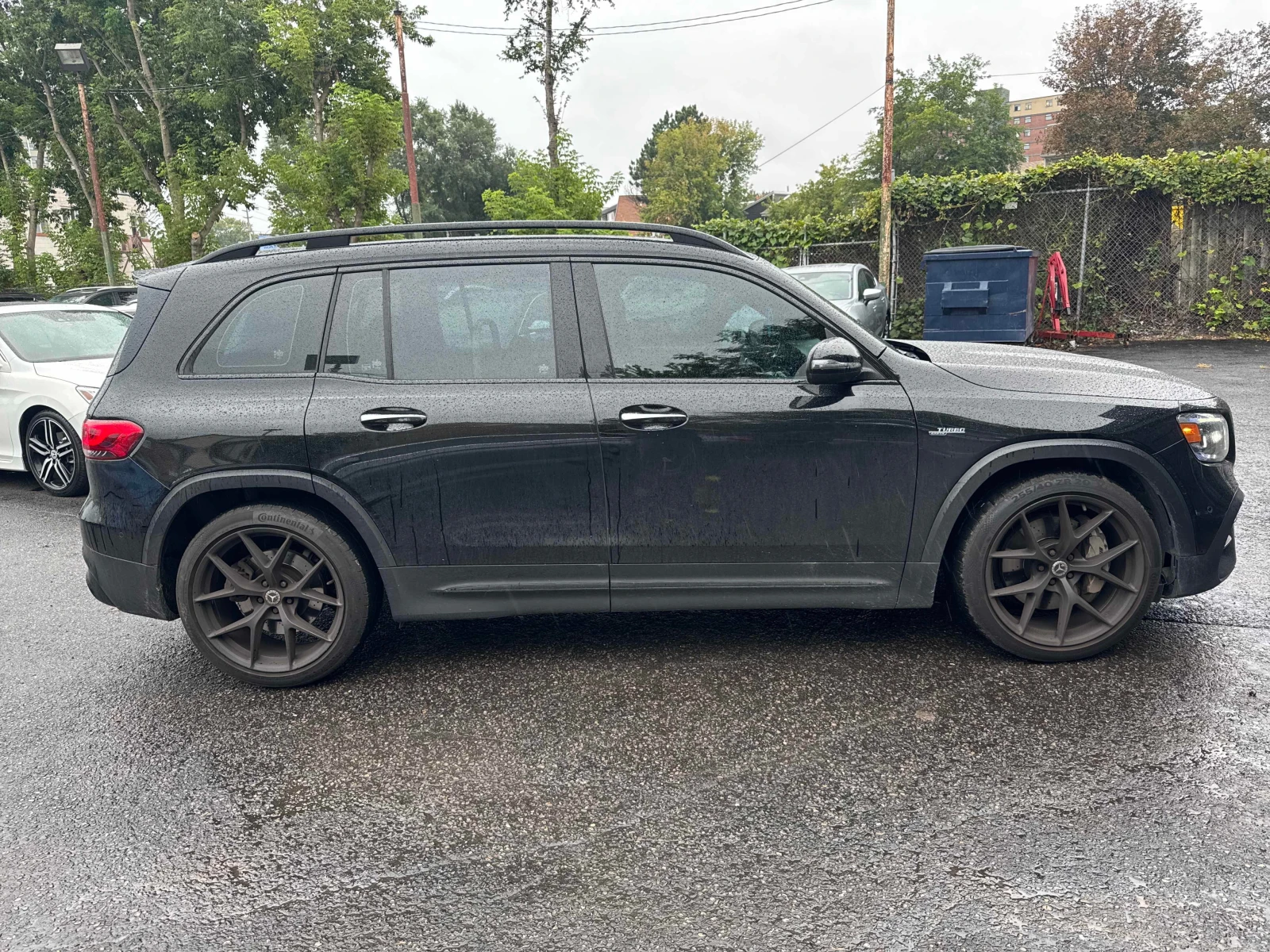 Mercedes-Benz GLB35AMG 4MATIC* DISTRONIC* BURMESTER* 360КАМЕРИ* , снимка 3 - Автомобили и джипове - 56023513