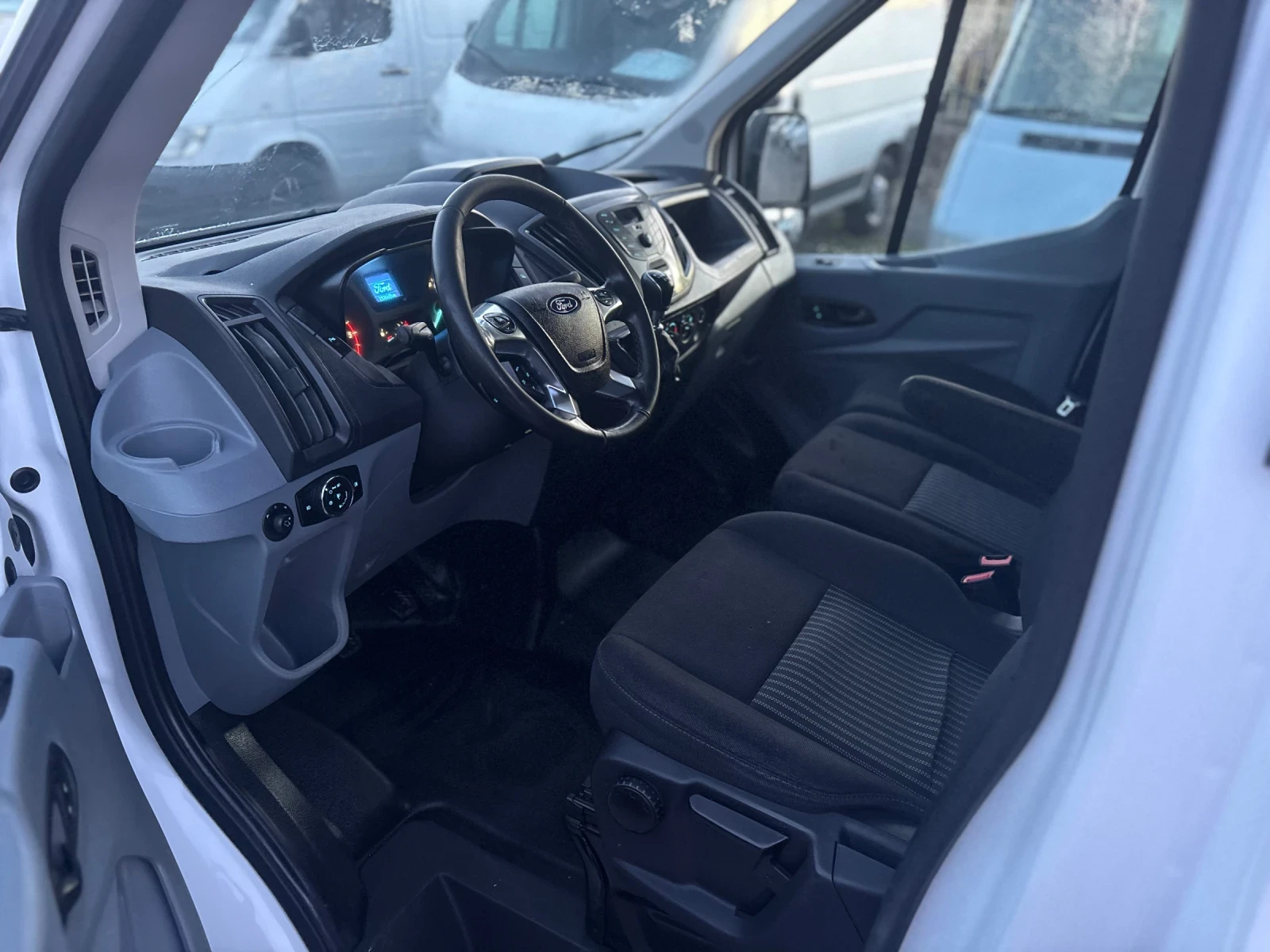 Ford Transit ПЕРФЕКТЕН! ЕВРО 6!, снимка 8 - Бусове и автобуси - 53803245