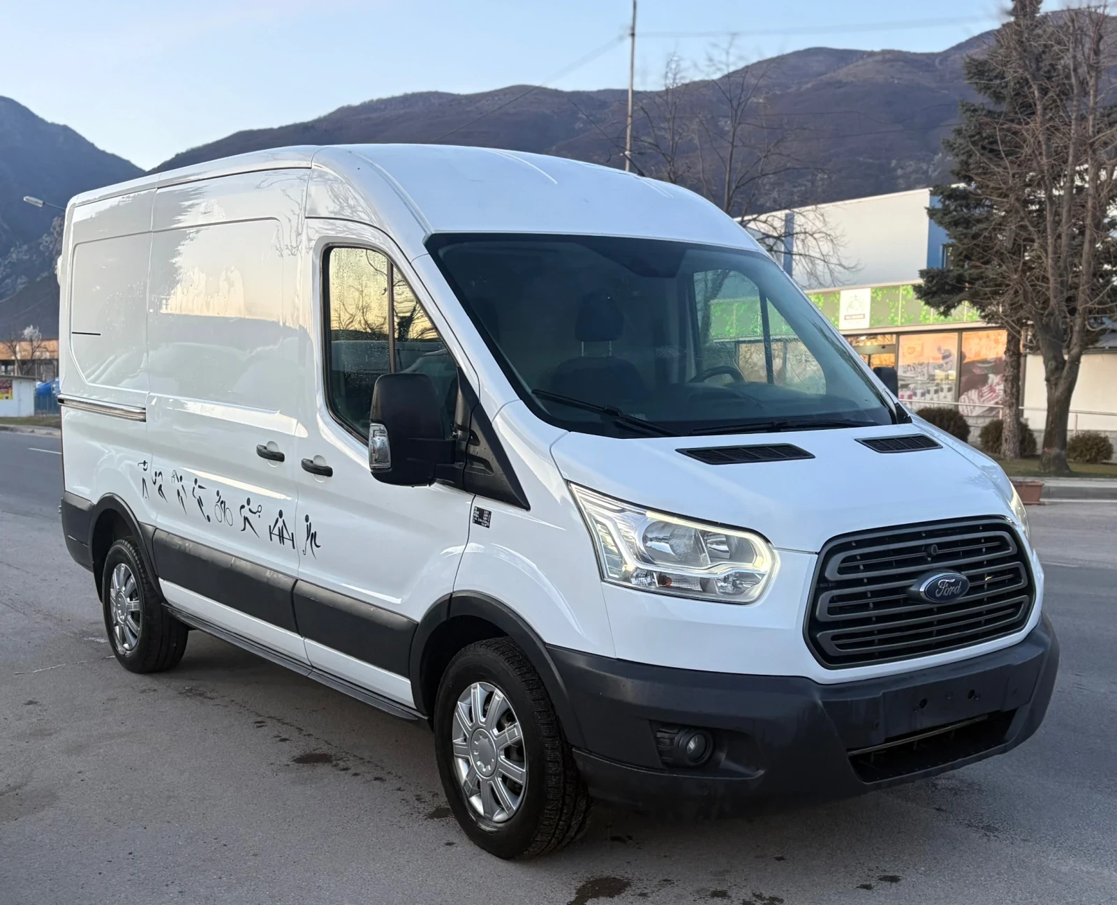 Ford Transit ПЕРФЕКТЕН! ЕВРО 6!, снимка 2 - Бусове и автобуси - 53803245