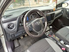 Toyota Auris Хечбек , снимка 10 - Автомобили и джипове - 45804214