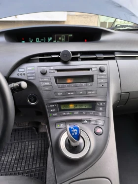 Обява за продажба на Toyota Prius Всичко обслужено декември месец, много добро състо ~9 999 лв. - изображение 8