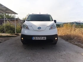 ������ Nissan e-NV200