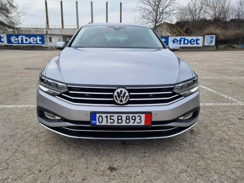 VW Passat 2.0TDI Elegance Face 190кс Digital Distr LED Кожа , снимка 5 - Автомобили и джипове - 48726619